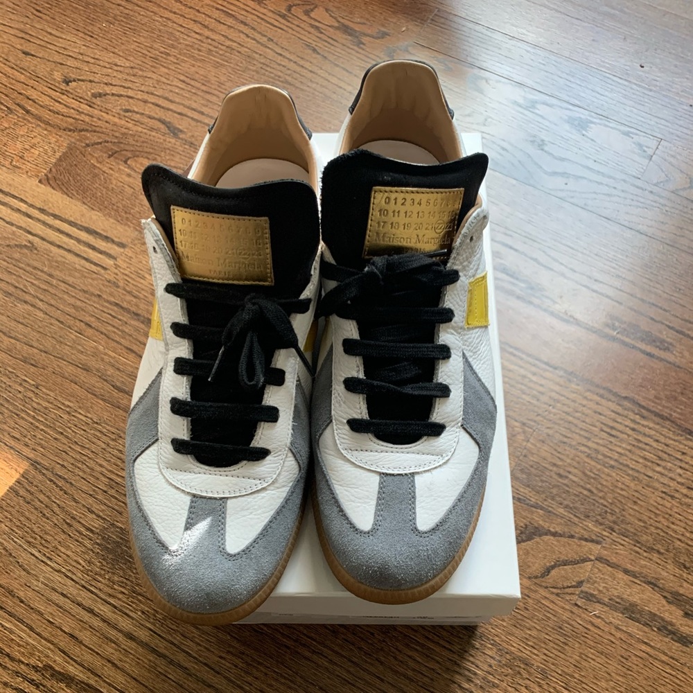 Sneakers